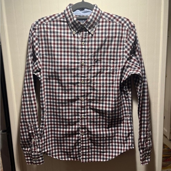 American eagle classic fit button down - Picture 2 of 3
